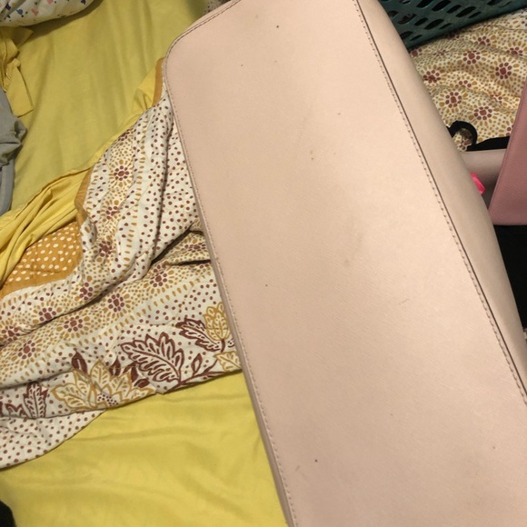 These is a big jet set for someone who travels, this would be a perfect. - Picture 6 of 8